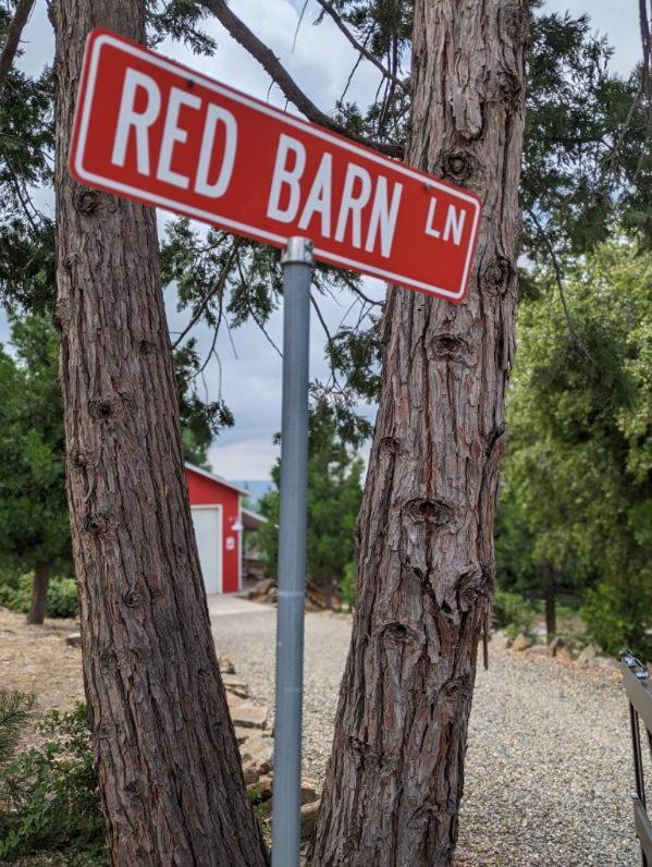 Red Barn Retreat Hotel North Fork Exterior photo